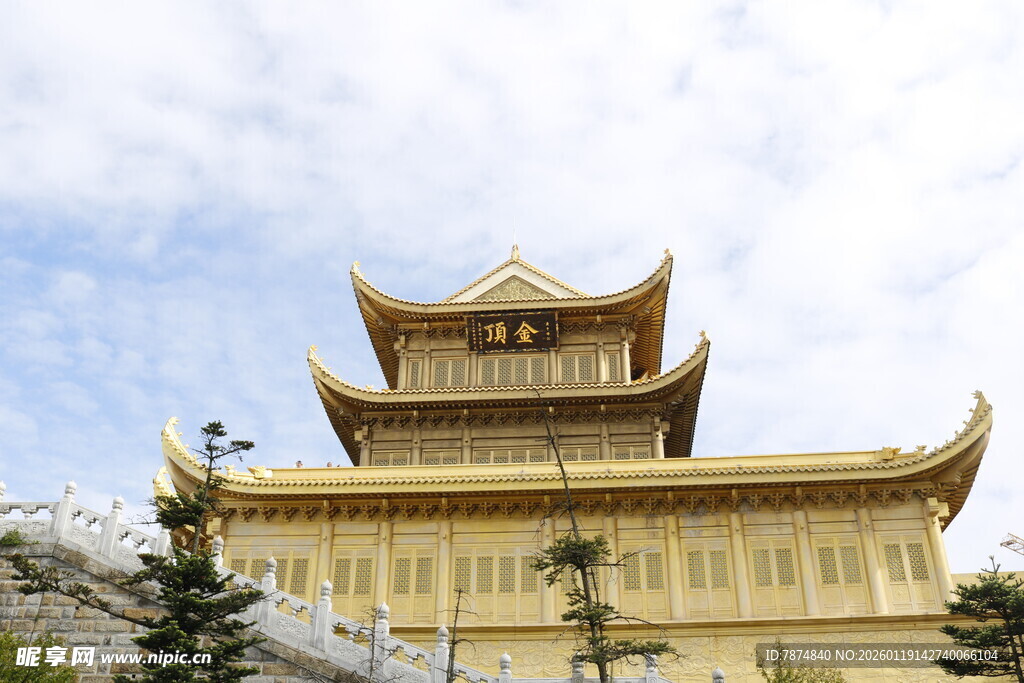 金色古建筑塔楼景观