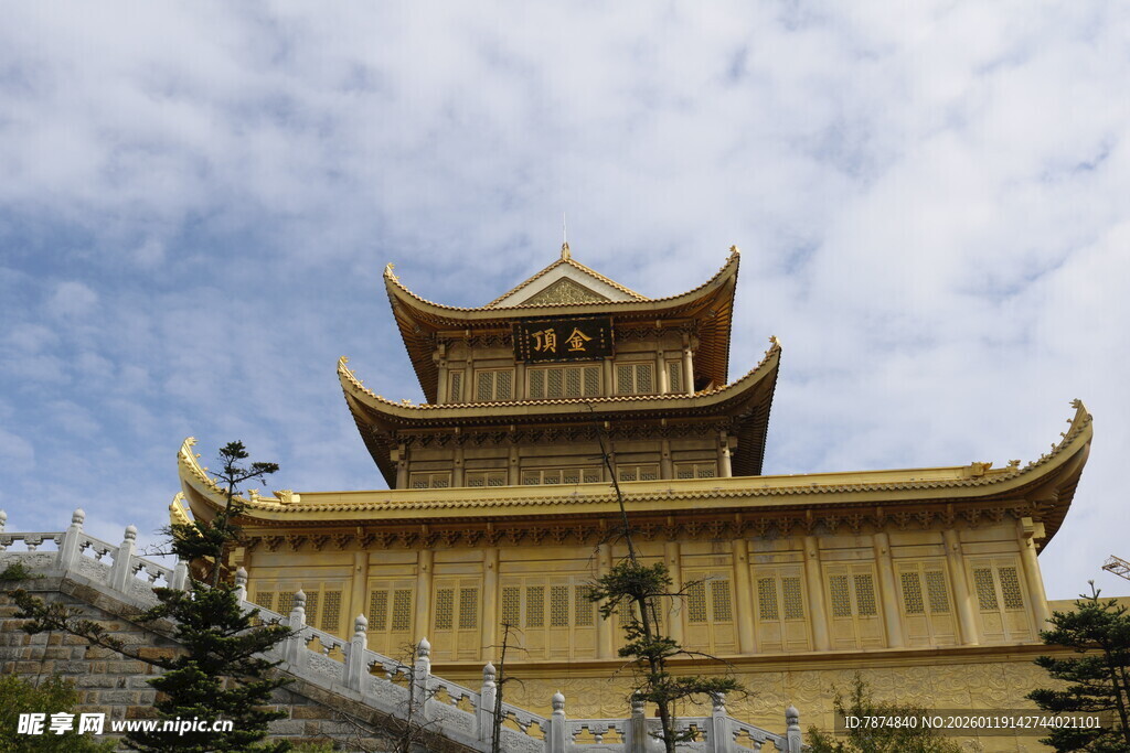 金色华丽古建筑