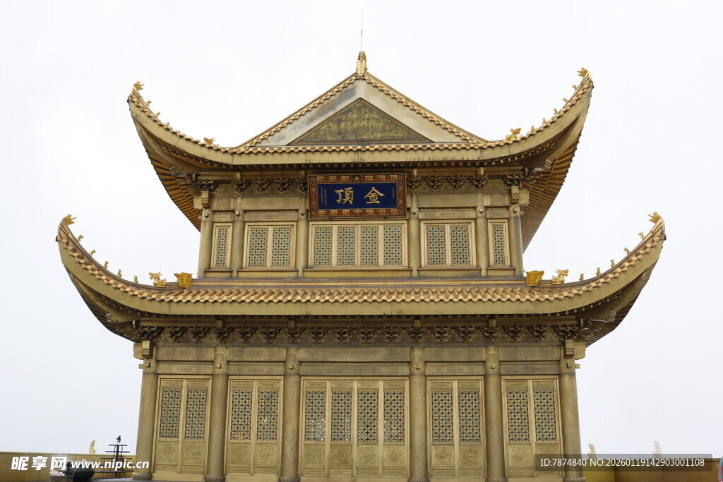 中式古典双层飞檐建筑