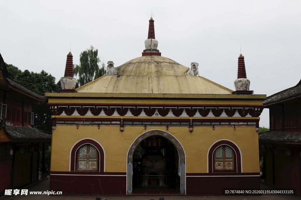 藏式风格寺庙建筑外观