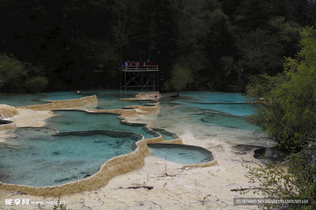 梦幻蓝池 自然绝美景观