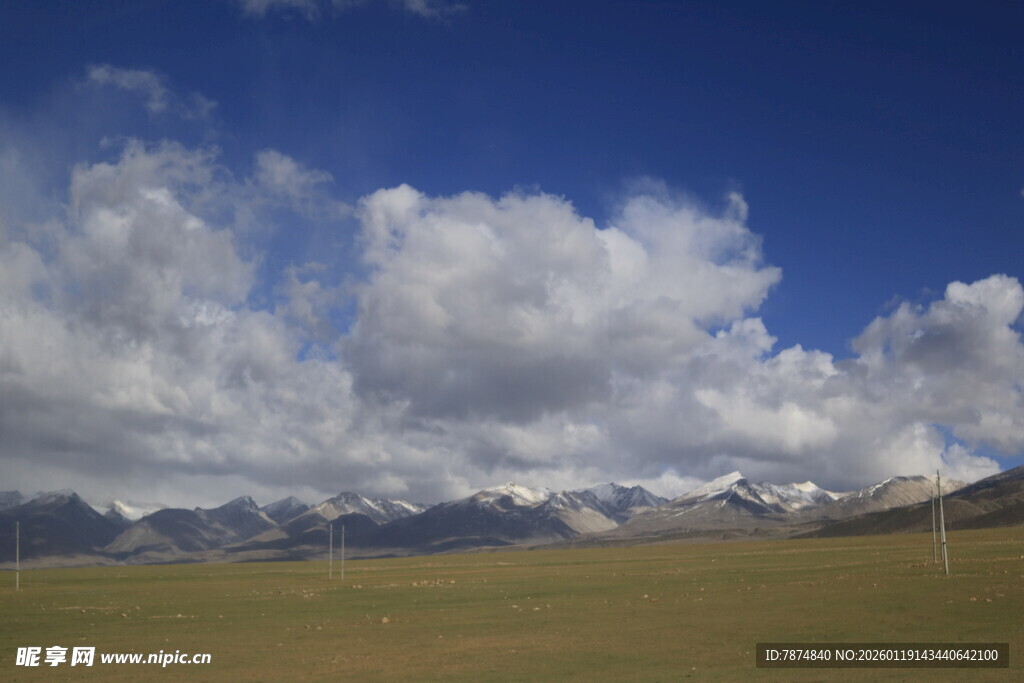 草原蓝天雪山壮美风光