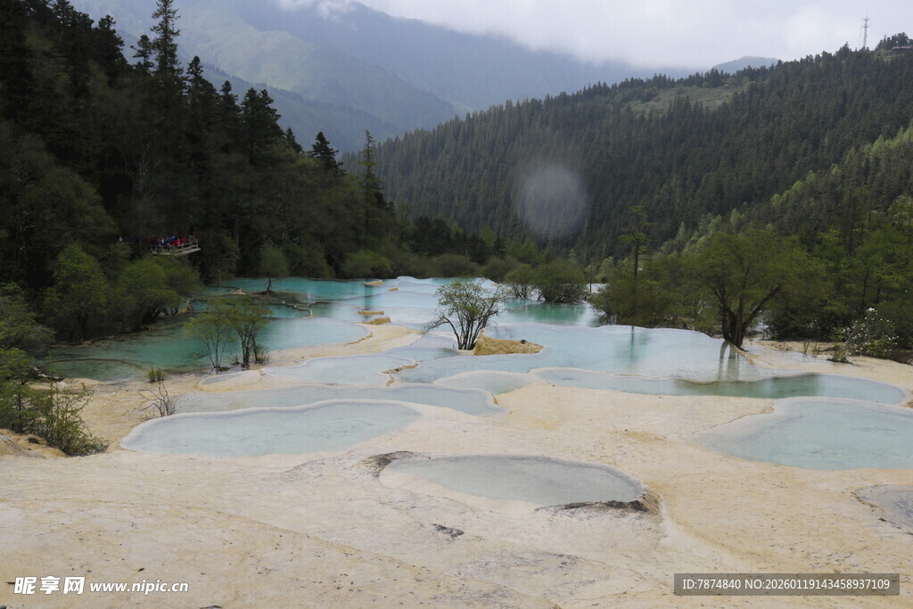 九寨沟秀丽山水景观