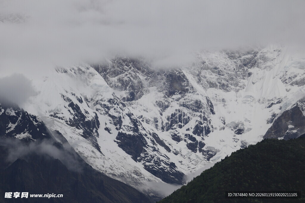 壮丽雪山美景