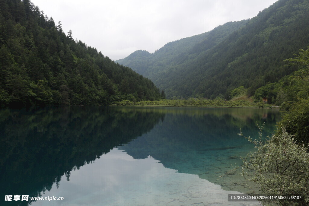 九寨沟绝美湖景风光