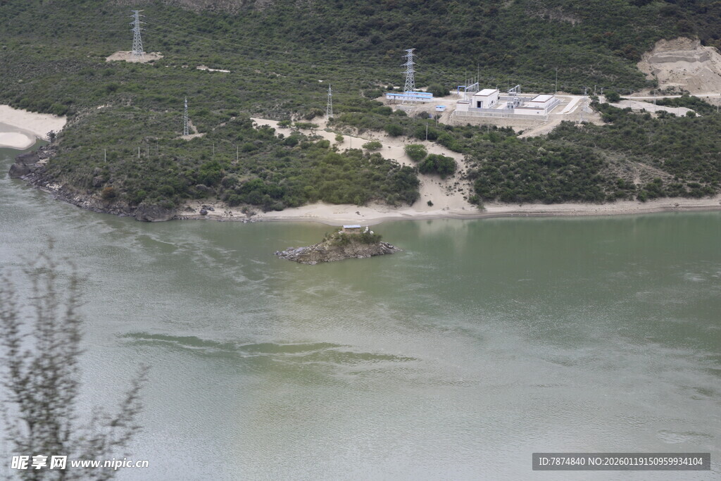 海岸风光 近水远山景色美