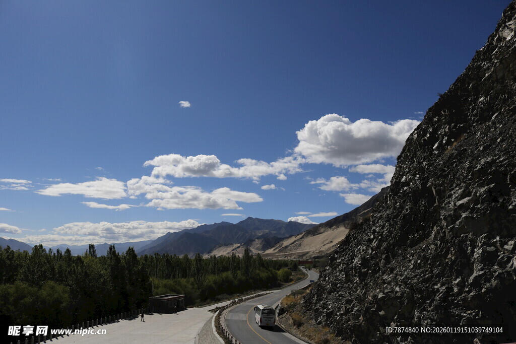 山间公路美景