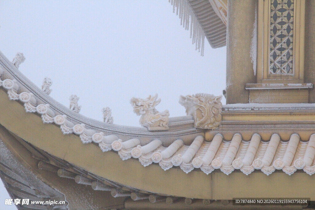 中式古建筑屋檐精美一角