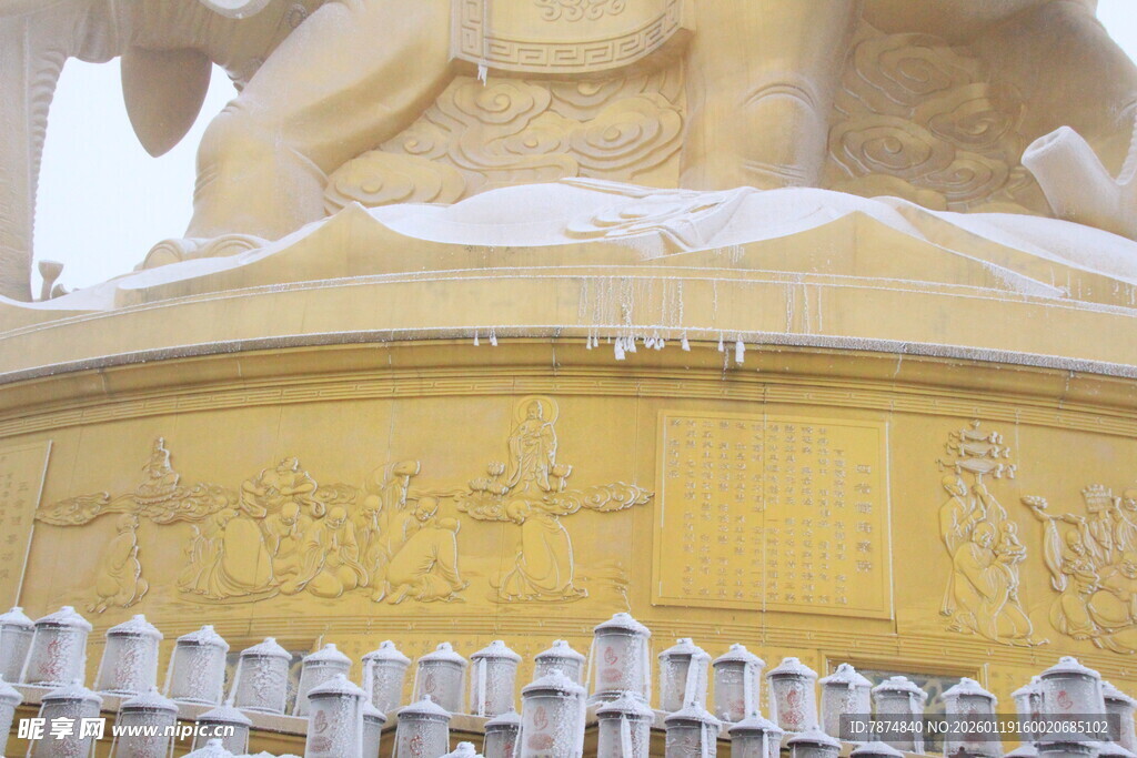 金色雕塑局部