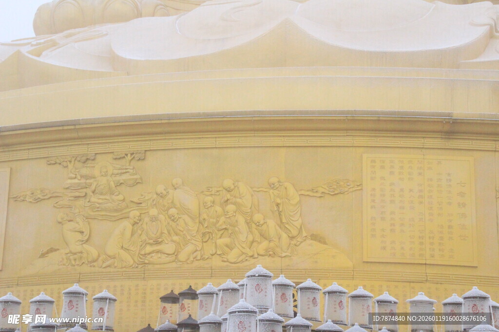金色建筑局部雕刻景观