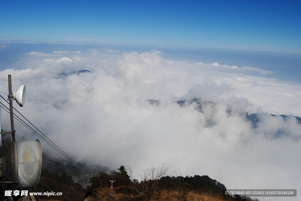 高山云海壮丽景观