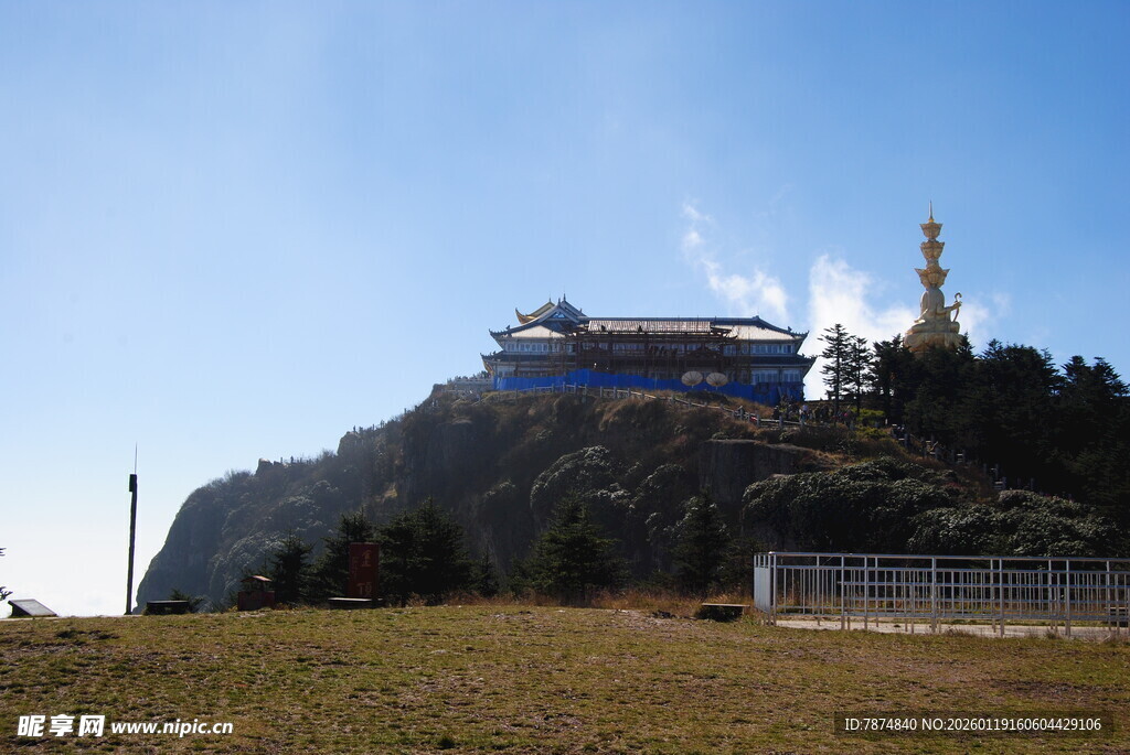 山顶古建筑景观