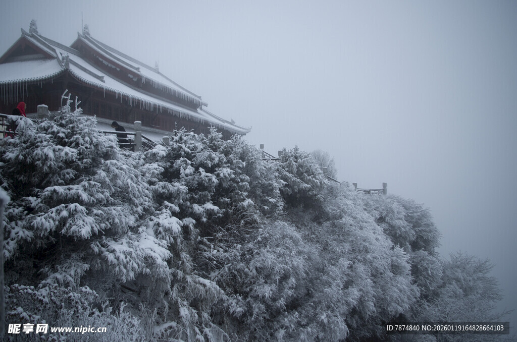 雪覆古建 尽显静谧之美