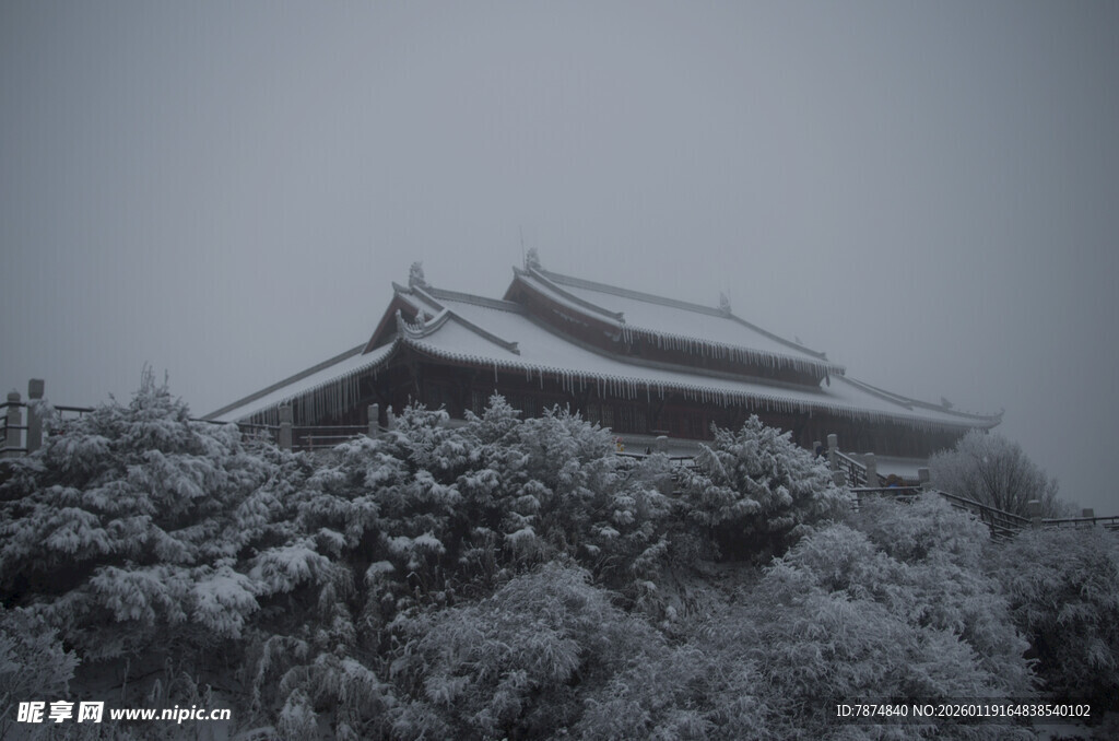 雪覆古建筑 尽显静谧之美