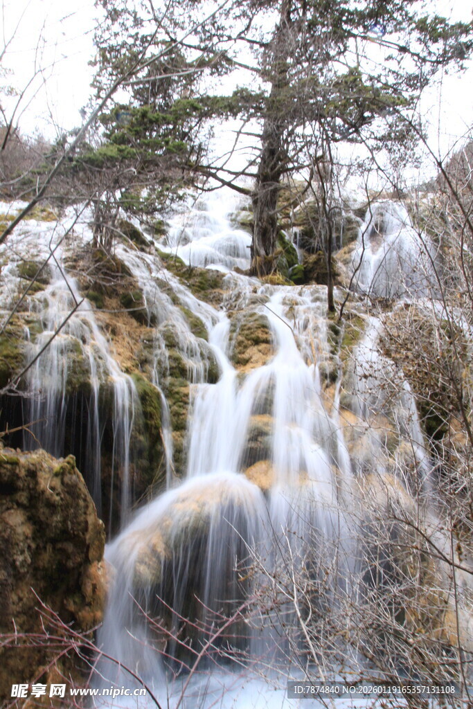 山间瀑布景观 自然之美