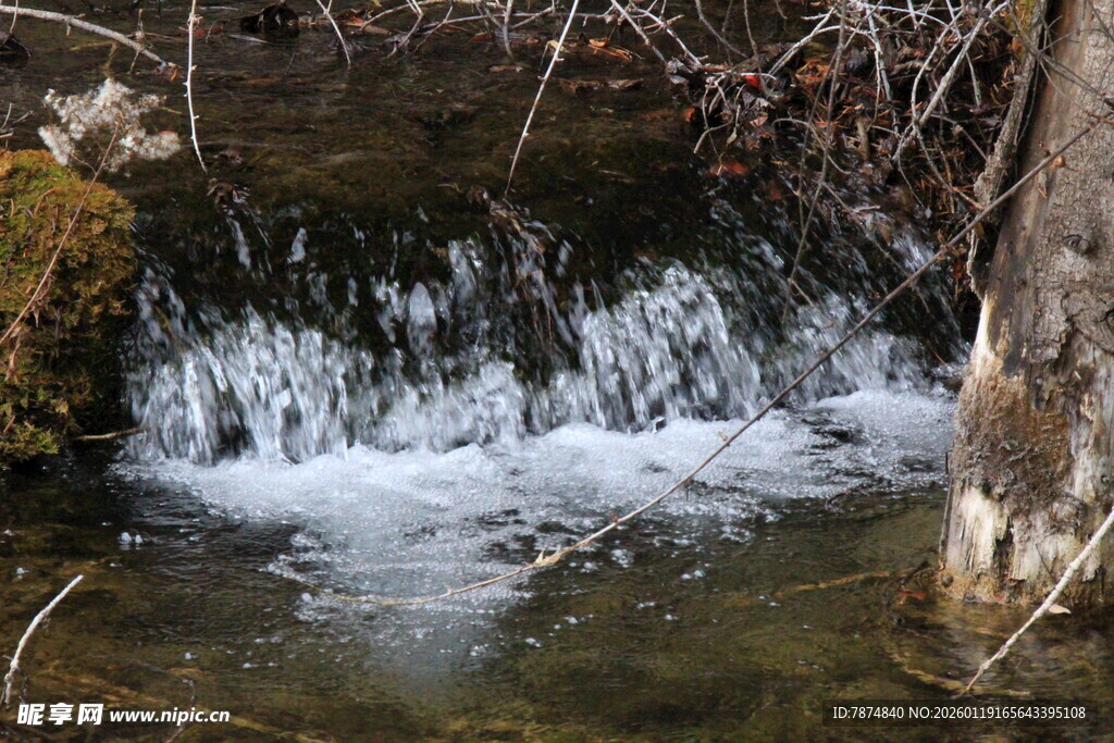 山间小溪流水景观