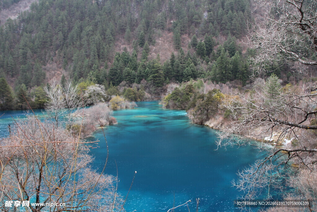 九寨沟蓝湖美景