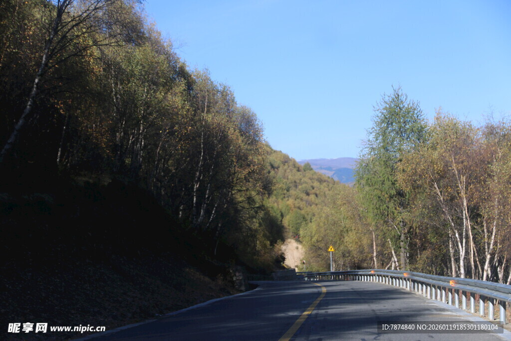 山间公路美景