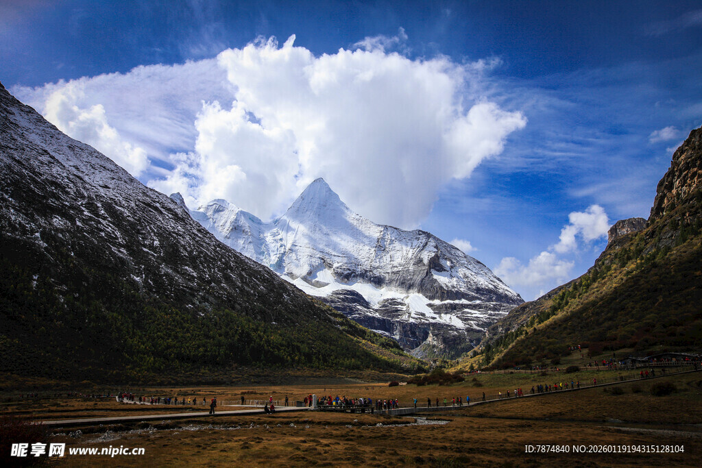 壮丽雪山美景