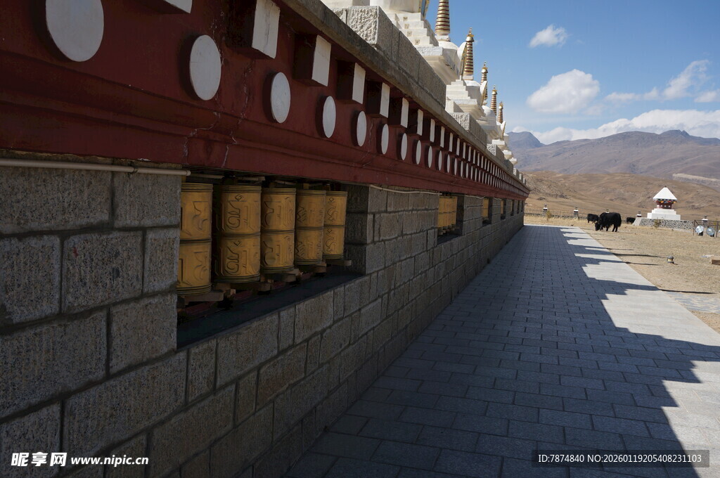 藏区转经筒长廊