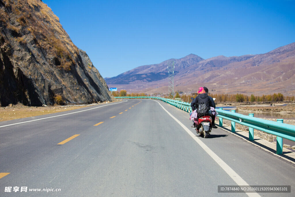 公路骑行者的壮美风景之旅