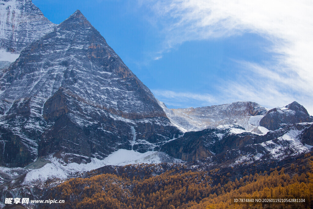 雪山秋景壮丽风光