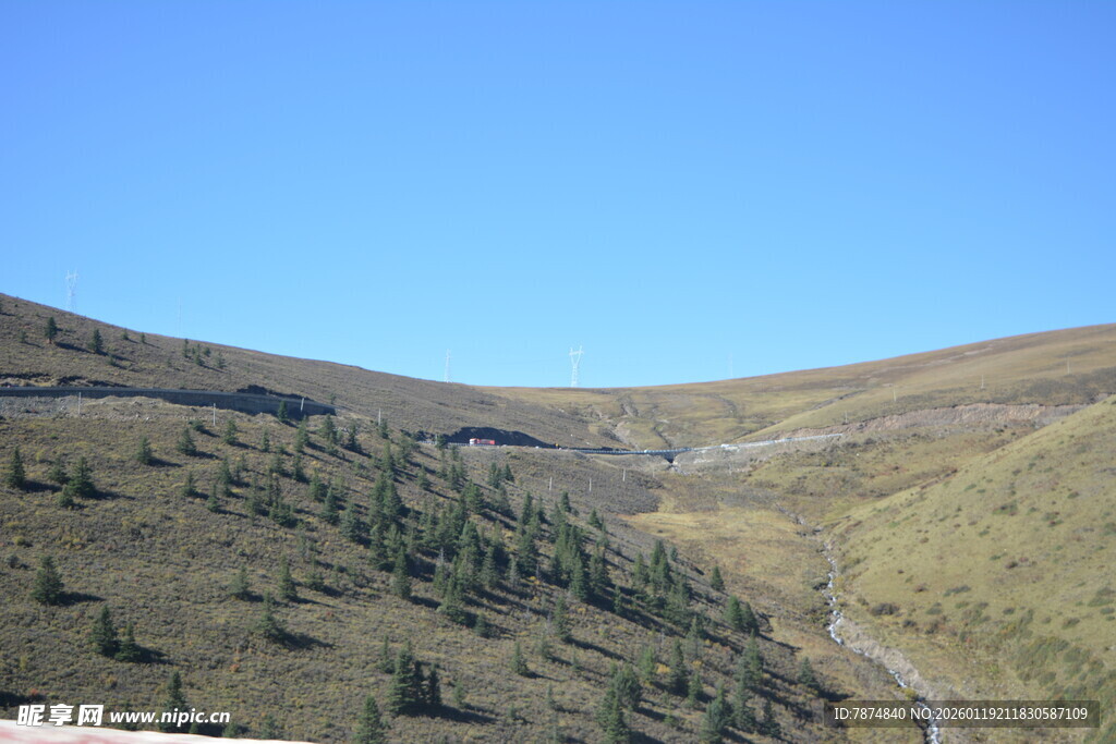 山间景色 开阔自然风光