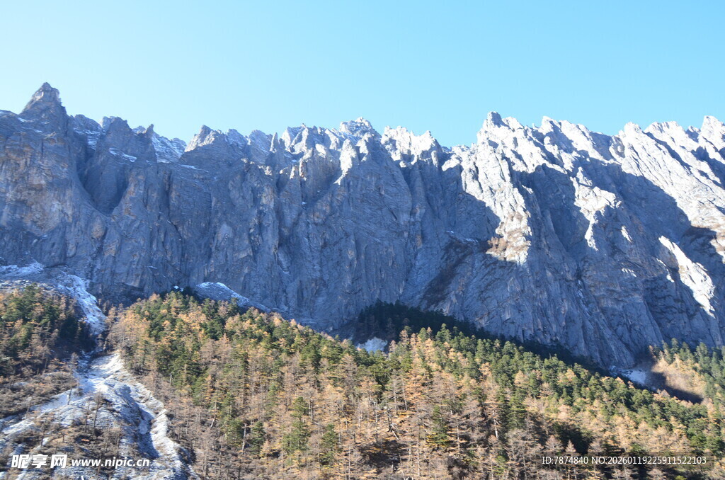 壮丽巍峨的高山景观