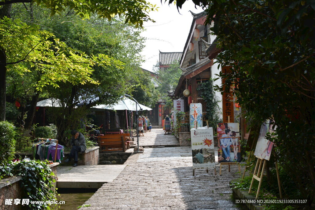 宁静小巷的惬意欧式风情 稻城