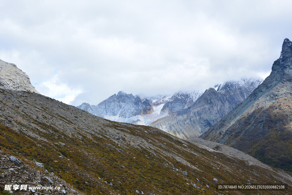 壮丽高山景色 稻城