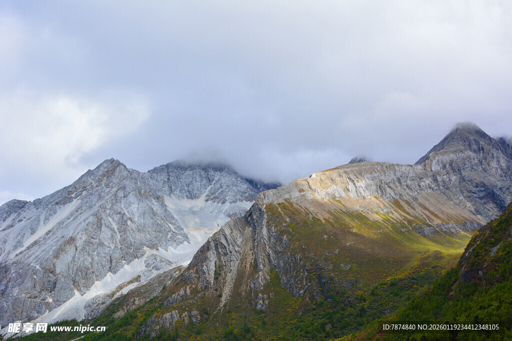 壮丽雪山美景 稻城