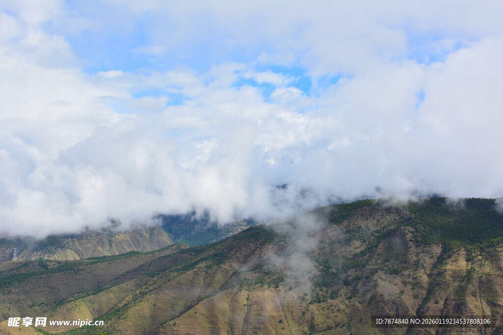 山间云海美景 稻城