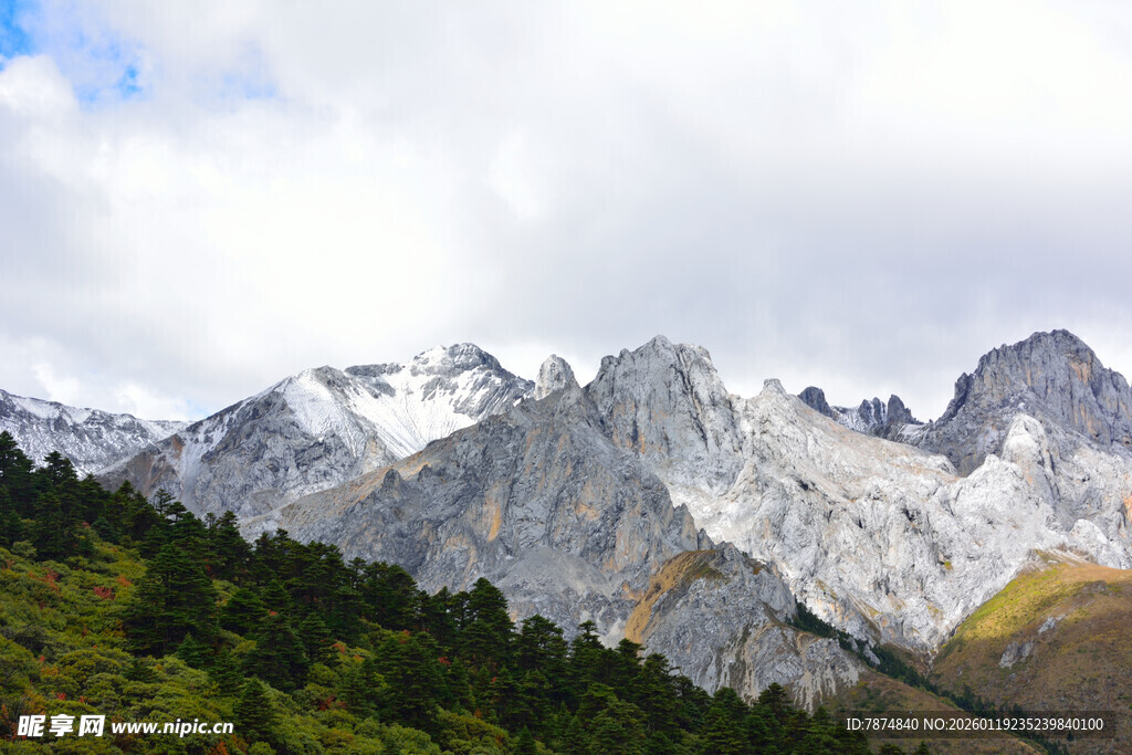 壮丽雪山风景 稻城