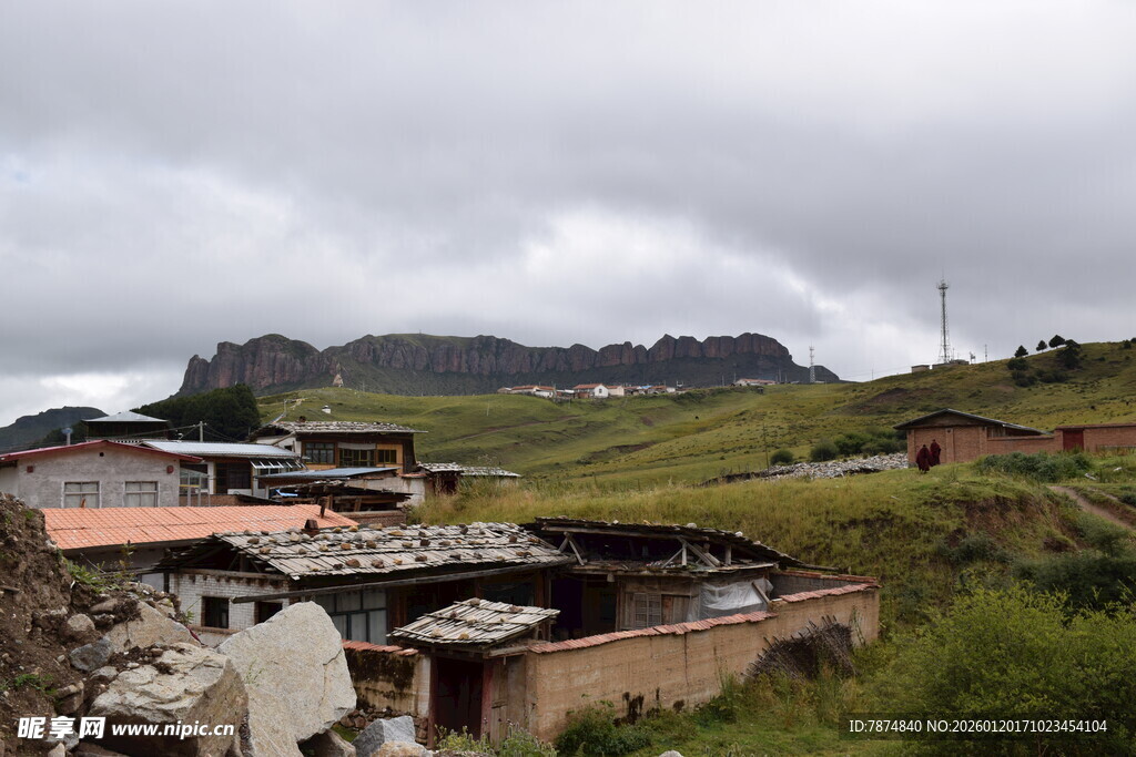 乡村山野间的质朴民居