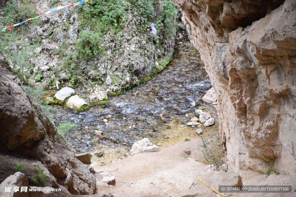 山间石径 隐秘自然之景