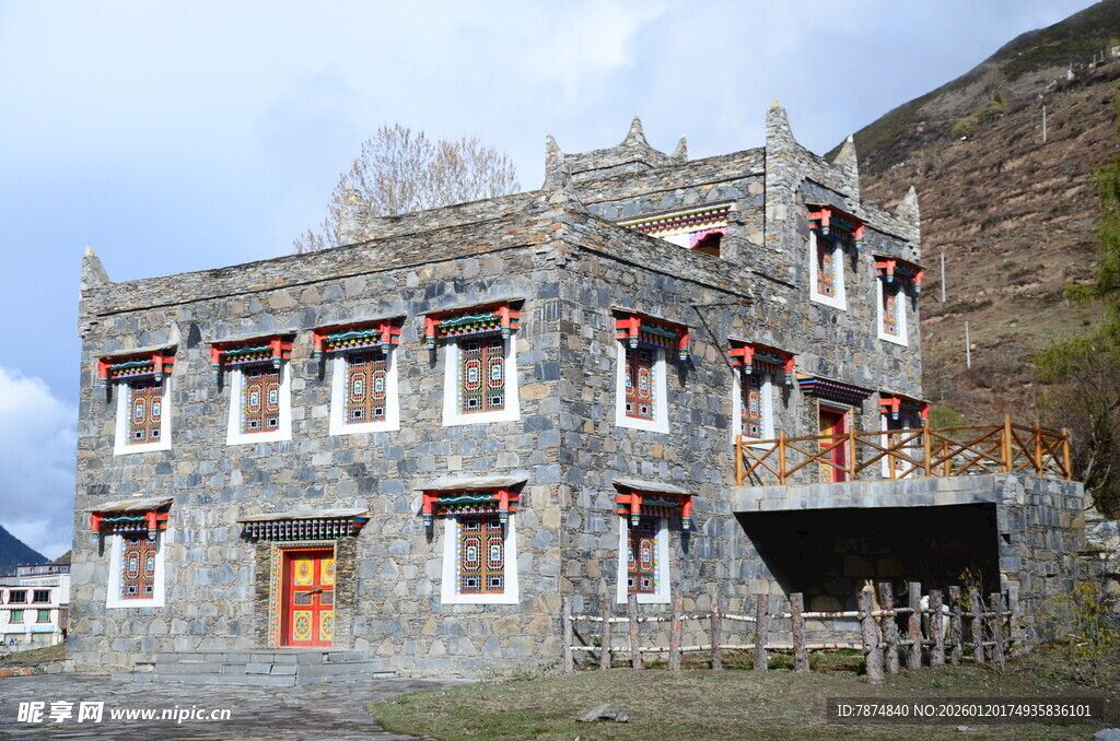藏式风格古朴民居建筑
