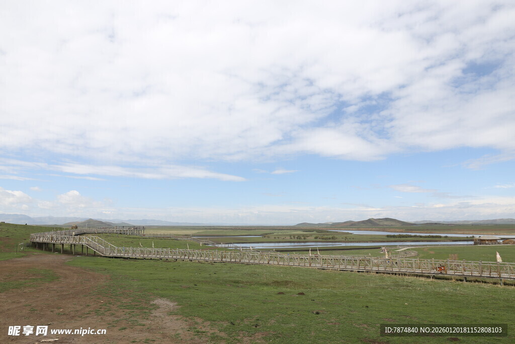草原河畔风光