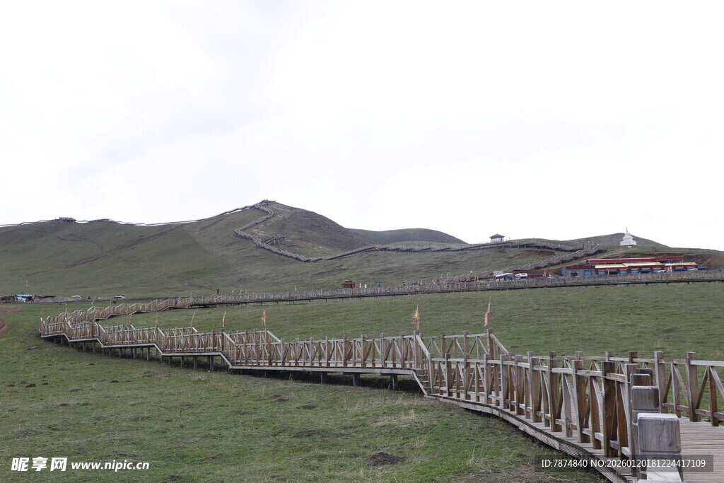 草原木栈道景观
