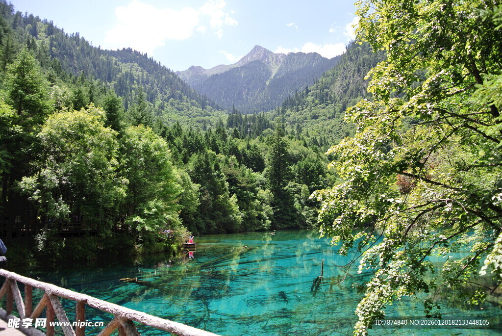 梦幻蓝湖之山林美景
