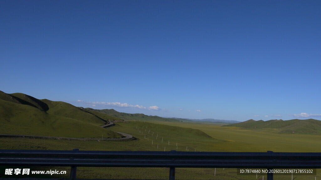 草原公路风景