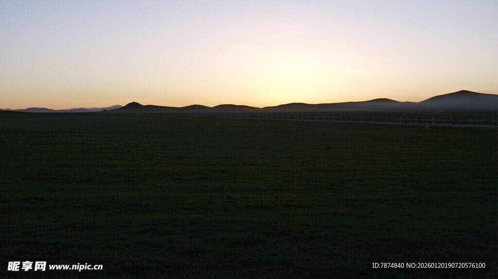 草原日落美景