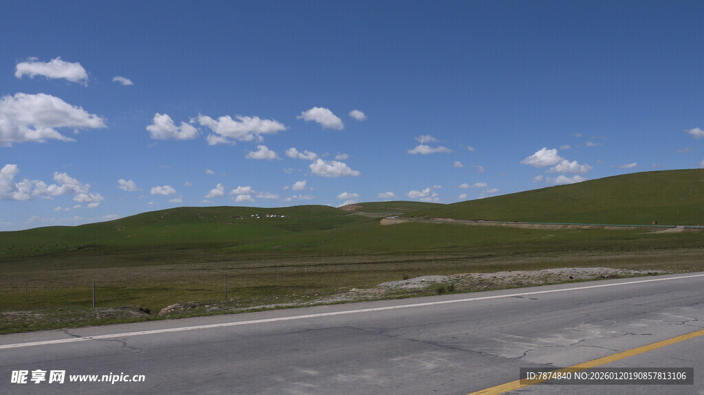 草原公路风景