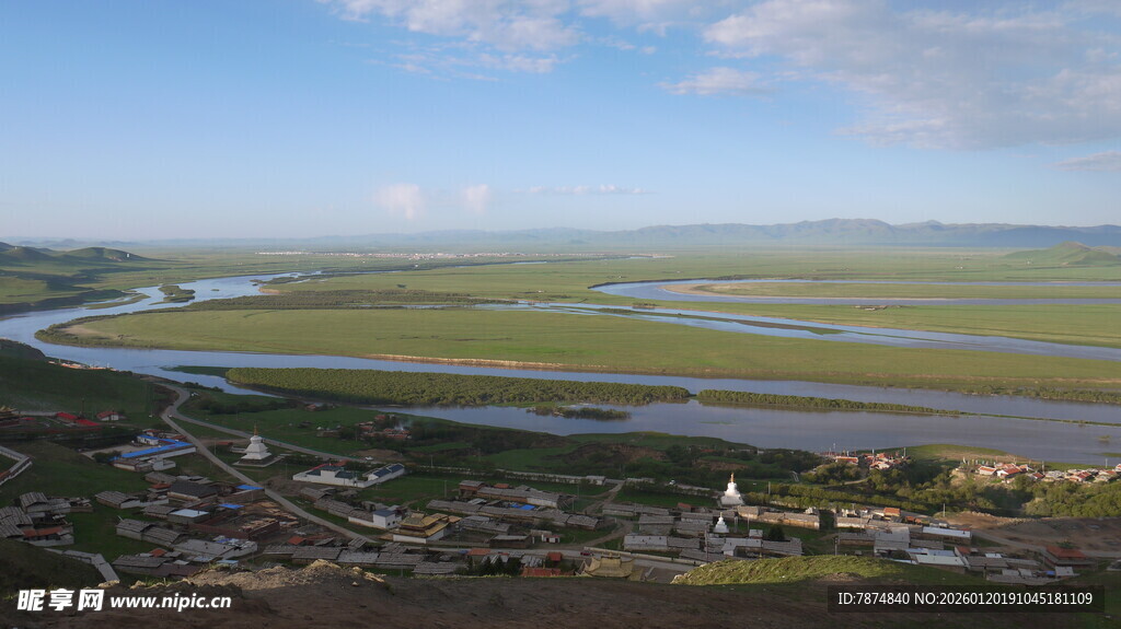 广袤草原河流风光美景