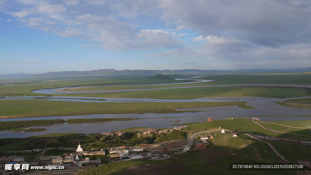 草原湿地风光俯瞰