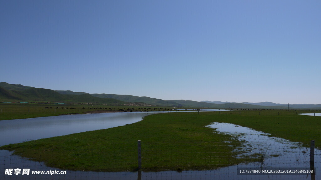 草原河畔风光