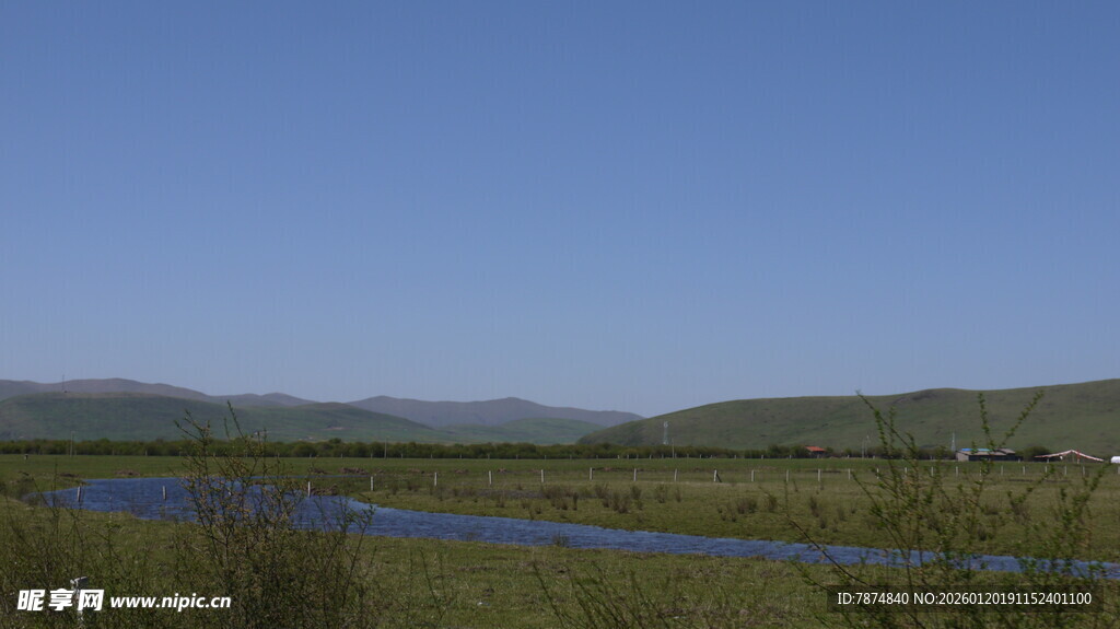 草原河畔风光