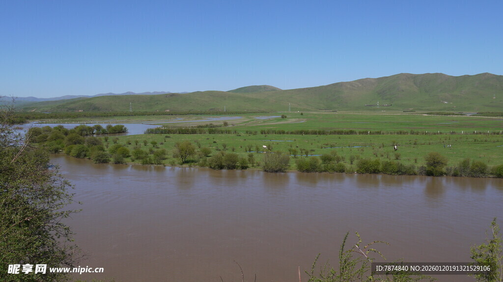 草原河畔风光