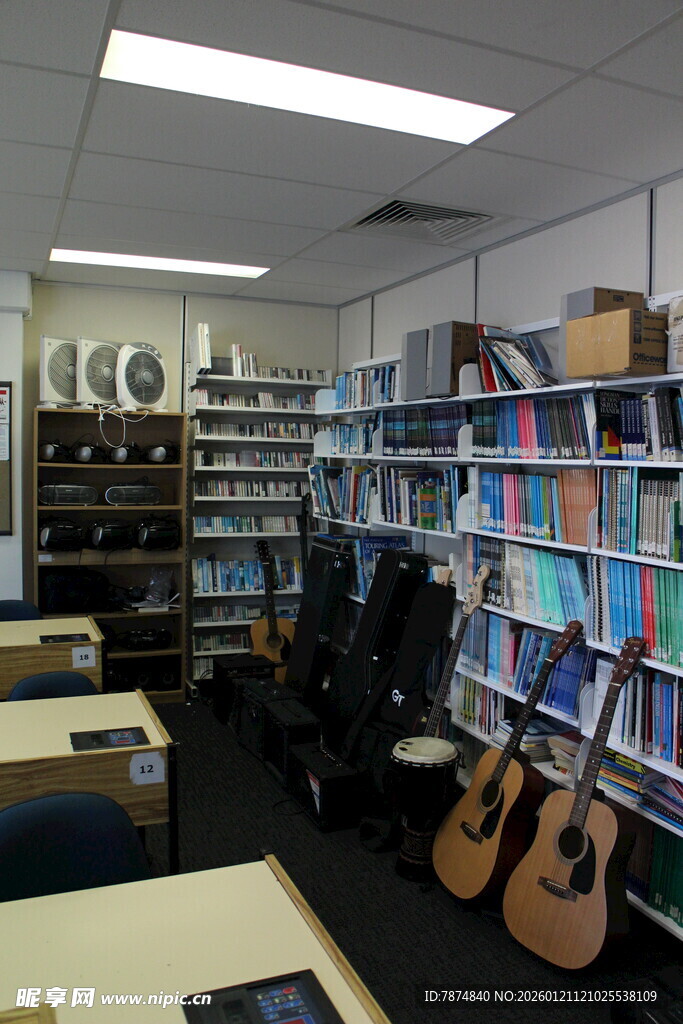 音乐图书角的静谧空间