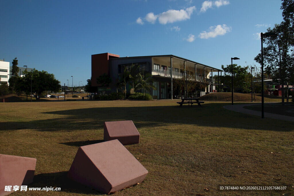 户外开阔场地与建筑景观