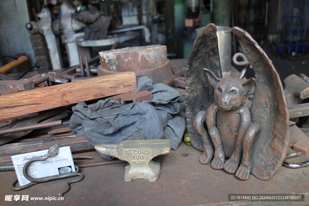 复古金属蝙蝠雕塑摆件